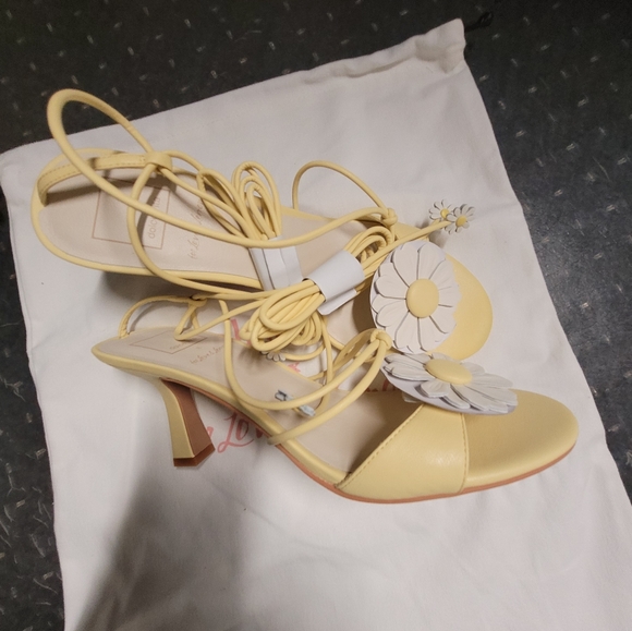 NIB DOLCE VITA GORGEOUS DAIZY SANDALS!!! - Picture 2 of 8
